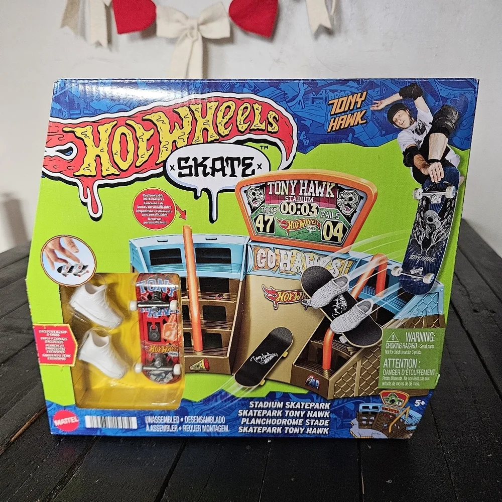 Hot Wheels x Skate Tony Hawk Stadium Skatepark Set NEW Gift Boys Tech Deck Toy